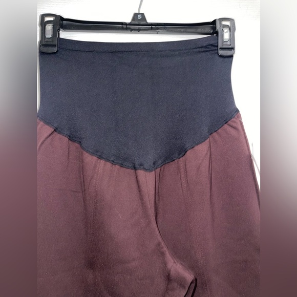 Women’s Pleated Skinny Maternity Pants - Picture 3 of 7